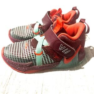 Nike LeBron Witness 7 SE Low Team Red Jade Size 11c (Child Size)Basketball Shoes